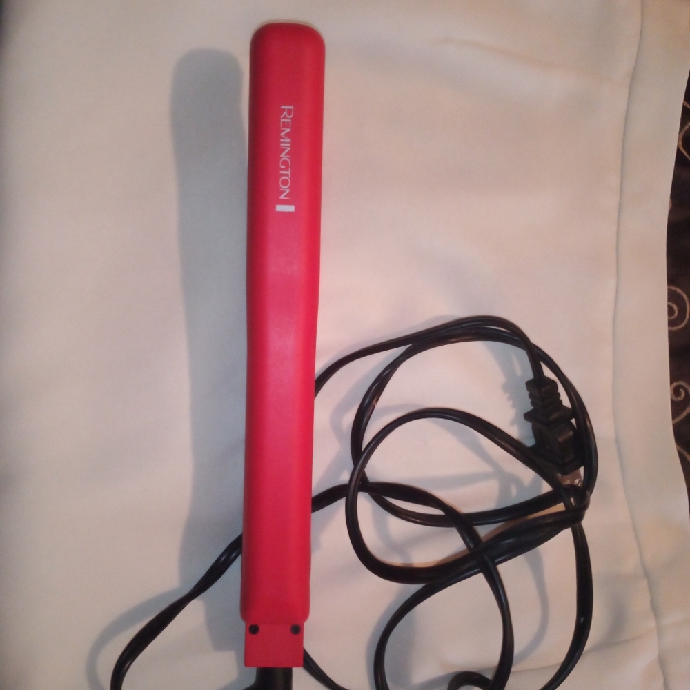 Small Remington Hair straightener